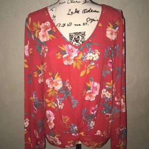 Floral V-neck shirt by loft